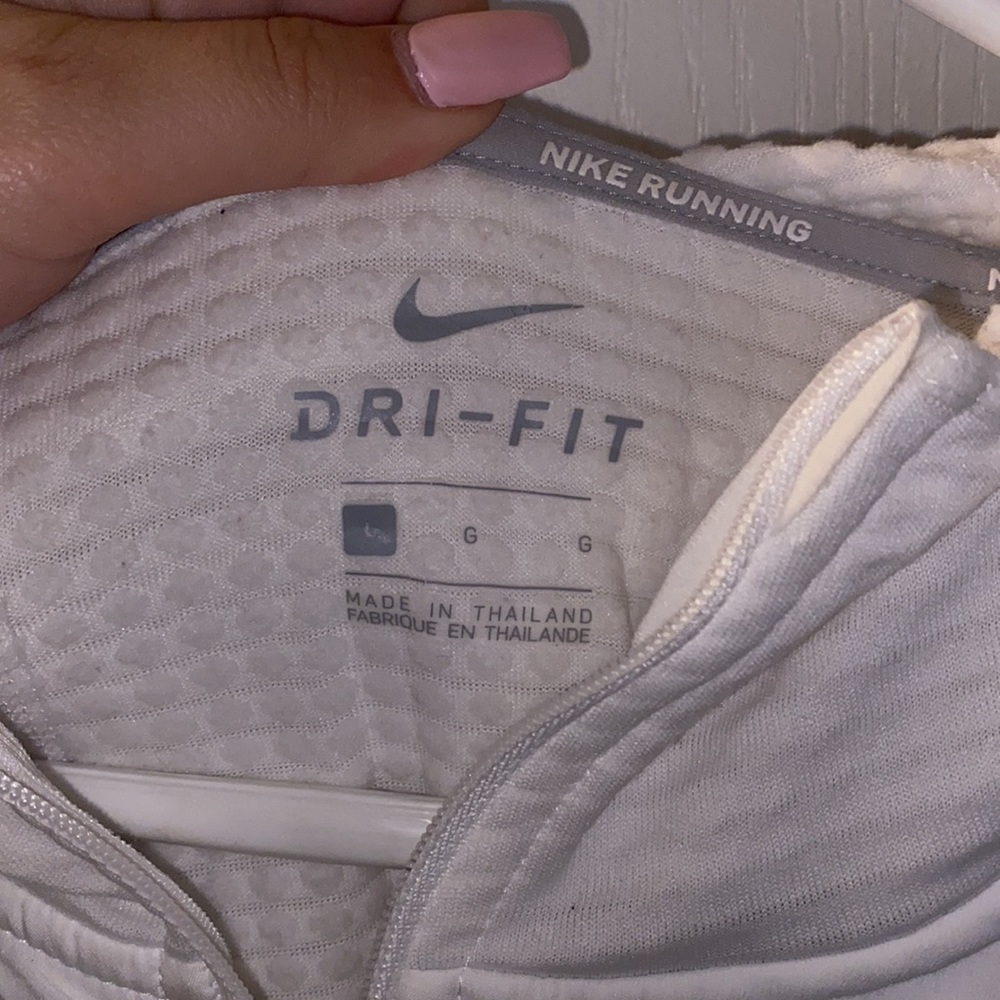 Nike Dri-Fit Pullover - Picture 3 of 10